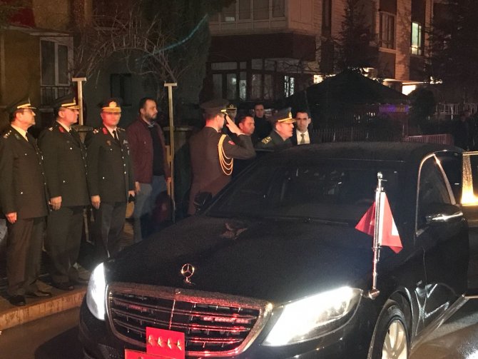 Orgeneral Akar'dan şehit ailesine taziye ziyareti