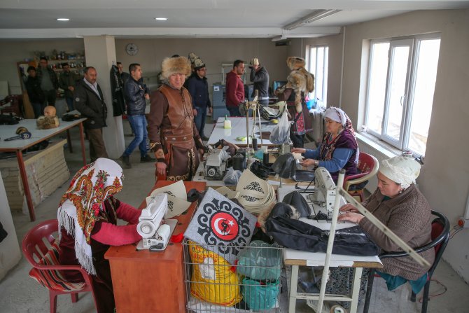 Kırgız Türklerince üretilen "börkler"e talep arttı