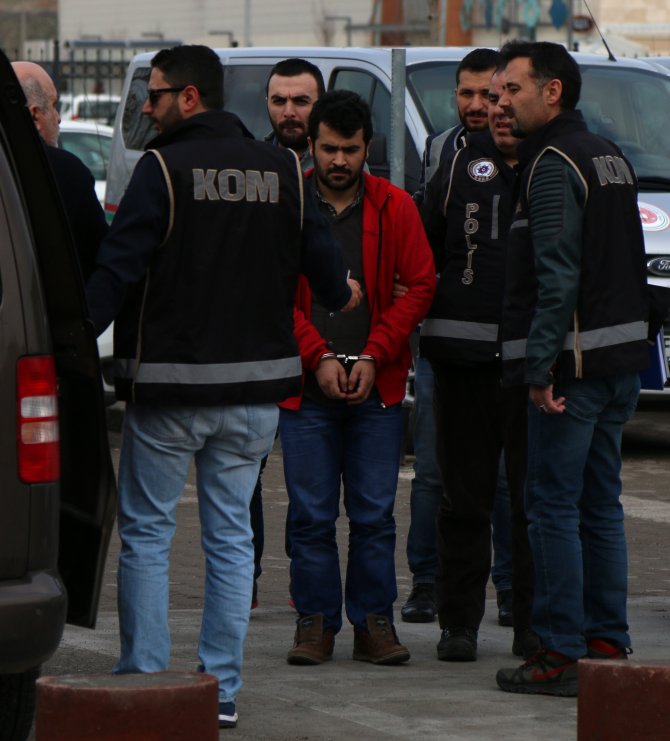 Sivas'taki FETÖ'nün hücre evleri operasyonu