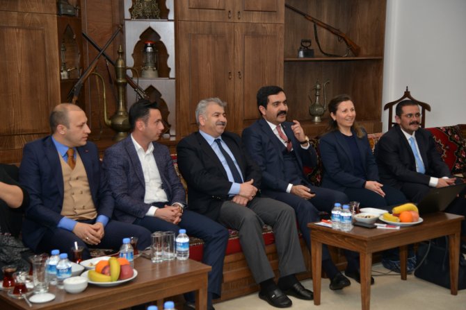 Başkan Bahçeci avukatlarla buluştu