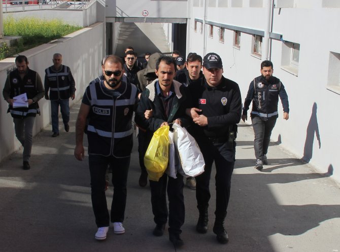 Tartıştığı oğlunu tüfekle yaraladı