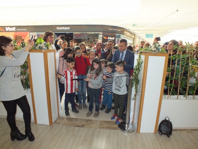 Sivas'ta öğrenciler karma resim sergisi açtı