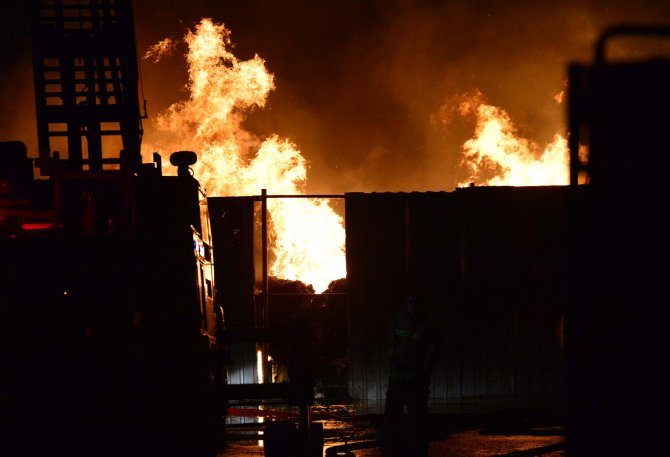 GÜNCELLEME - Çanakkale'de sebze ve meyve halinde yangın