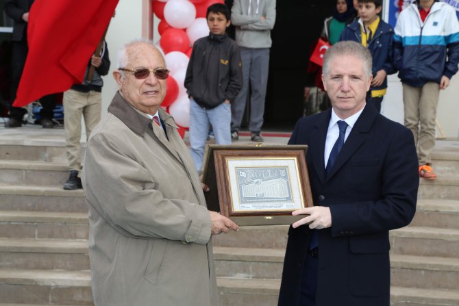 Lütfi Abay Ortaokulu açıldı