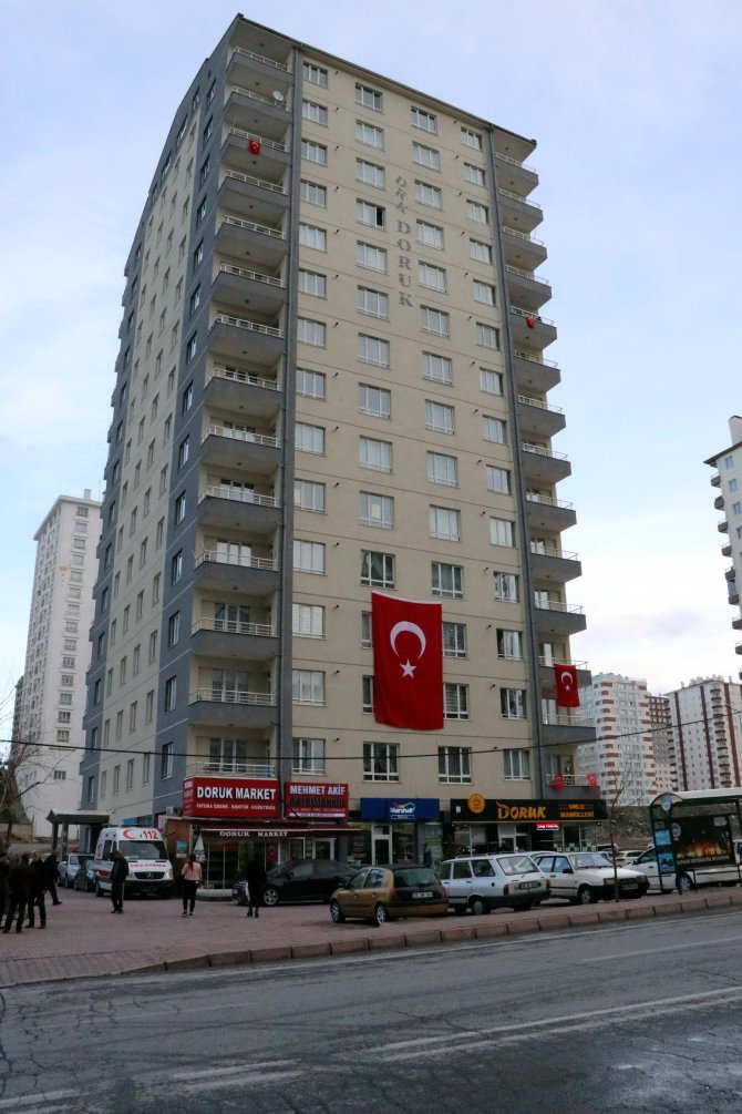 Taner Yıldız, Afrin şehidinin evini ziyaret etti