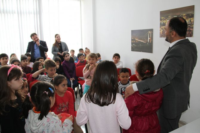 Özaltun öğrencilere belediye başkanlığını anlattı