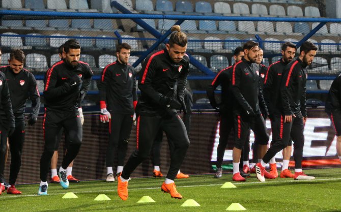 A Milli Futbol Takımı, Karadağ maçına hazır