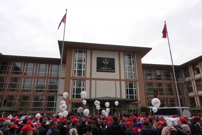Eğitim-Bir-Sen "performans değerlendirme" sistemini protesto etti