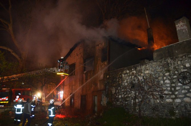 Kütahya'da tescilli tarihi binada yangın