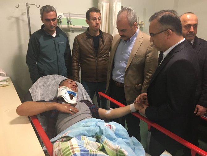 GÜNCELLEME 3 - Karabük'te cezaevi nakil aracı devrildi: 2 şehit
