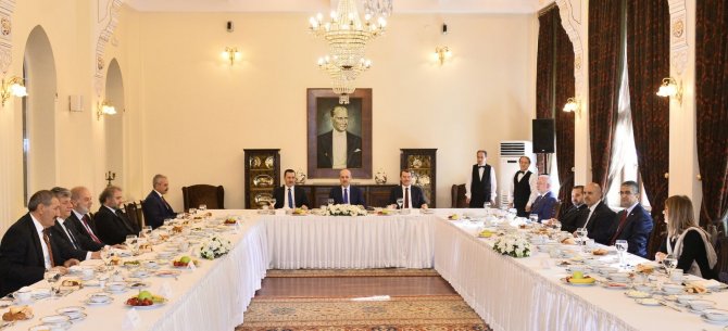 Kurtulmuş, TBMM komisyonu üyeleriyle görüştü