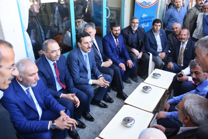 "Vatandaşlarımızın duygularını kullanan sadece Çiftlik Bank yok"