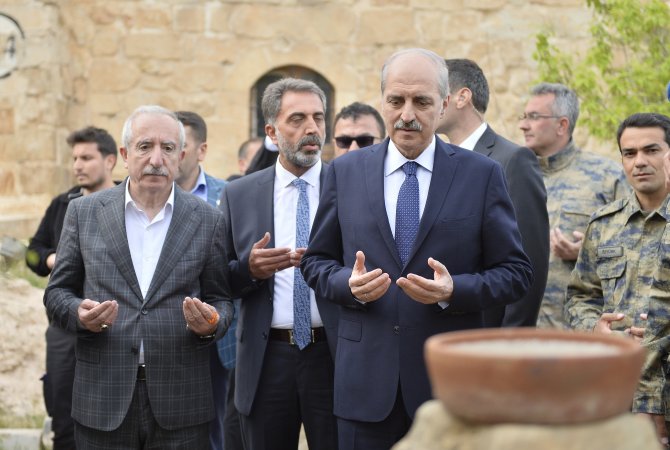 Bakan Kurtulmuş Mardin Kalesi'ni gezdi