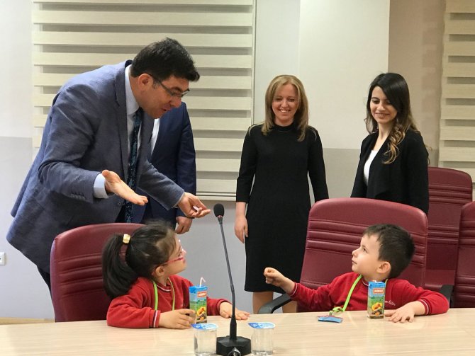 Minik öğrencilerden Eskişehir Emniyet Müdürlüğüne ziyaret