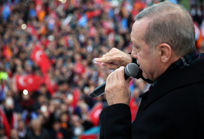 Cumhurbaşkanı Erdoğan, Avcılar'da halka hitap etti