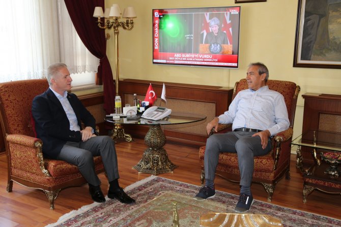 Sivas Valisi Gül'e ziyaret