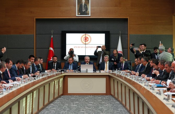AK Parti ve MHP'nin ortak seçim önergesi komisyonda