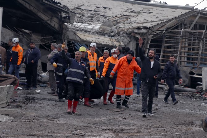 GÜNCELLEME 4 - Iğdır Sanayi Sitesi'nde patlama: 3 ölü, 14 yaralı