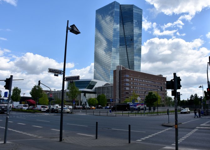 Avrupa Merkez Bankası faizleri değiştirmedi