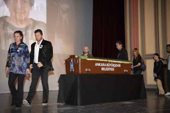 Devlet sanatçısı Öncel son yolculuğuna uğurlanıyor