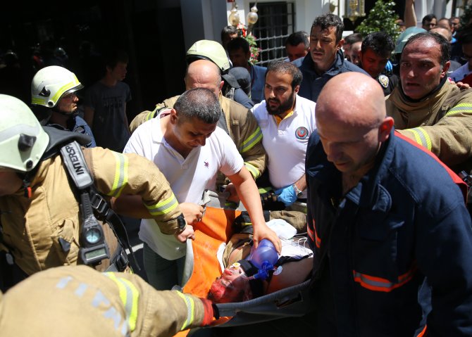 GÜNCELLEME 3- Fatih'te otelde yangın