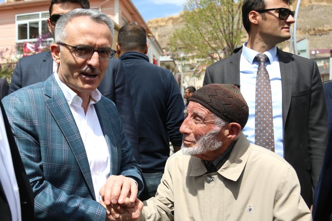 Maliye Bakanı Ağbal, Bayburt'ta ziyaretlerde bulundu