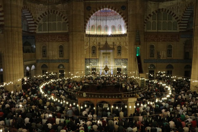 Selimiye Camisi'nde Berat Kandili coşkusu