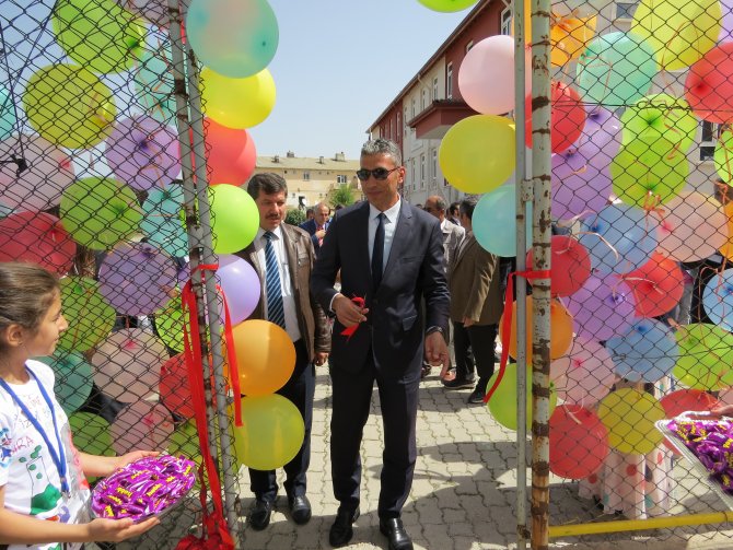 Ahırlı'da TÜBİTAK bilim fuarı açıldı