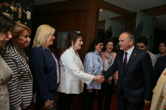 Bilim Sanayi ve Teknoloji Bakanı Özlü, İzmir'de