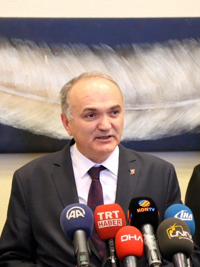 "Sözleşme imzalanması ve CEO açıklanmasını erteliyoruz"