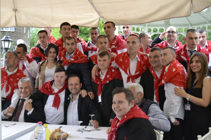 Engelli öğrencilere 'asker kınası'