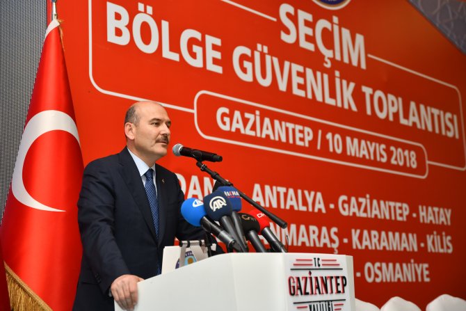 "Çocuklar propaganda malzemesi dağıtamayacak"