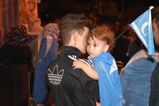 Türkmen göstericiler gece nöbetlerine devam ediyor