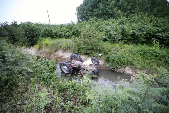Sulama kanalına düşen traktörün sürücüsü öldü
