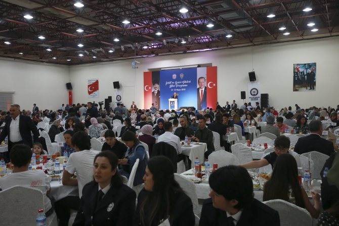 Soylu, şehit emniyet mensuplarının aileleriyle iftar yaptı