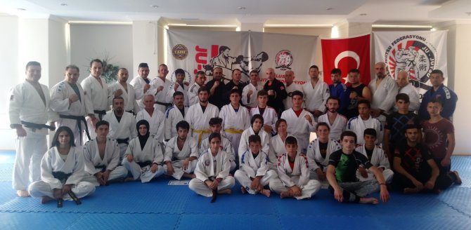 Ayvalık, "Ju Jitsu" eğitim ve sınavlarına ev sahipliği yaptı
