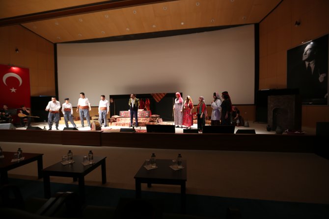 CÜ personeli tiyatro topluluğu kurdu