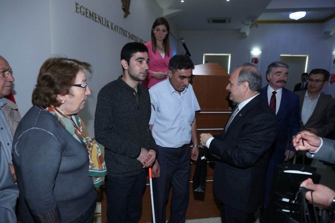 Eskişehir'de "gören göz" cihazları dağıtıldı