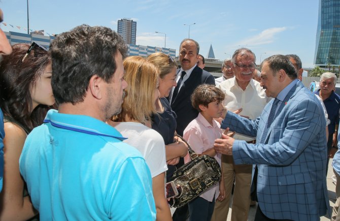 "4 milyar 50 milyon adet fidanı toprakla buluşturan bir hükümetiz"