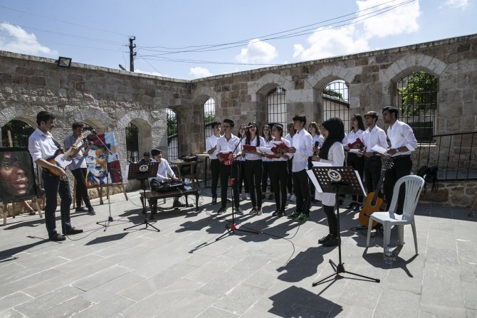 Cemil Meriç'in doğduğu evde resim sergisi
