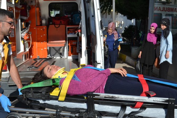 Aksaray'da işçi servisi ile tır çarpıştı: 20 yaralı