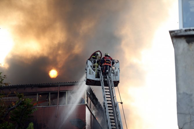 GÜNCELLEME - İstanbul'da fabrika yangını