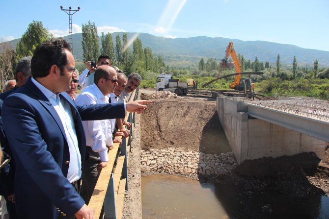 İl Özel İdare Sekreteri Kaya köylerde incelemelerde bulundu