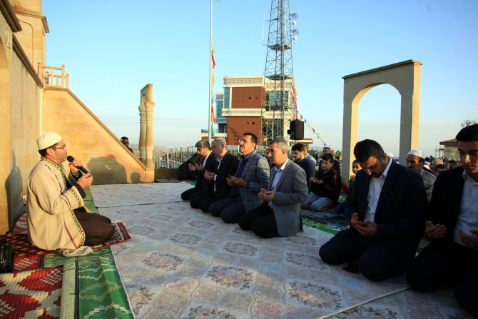"Sırtımızı dayadık diyenler bir kez daha düşünsün"