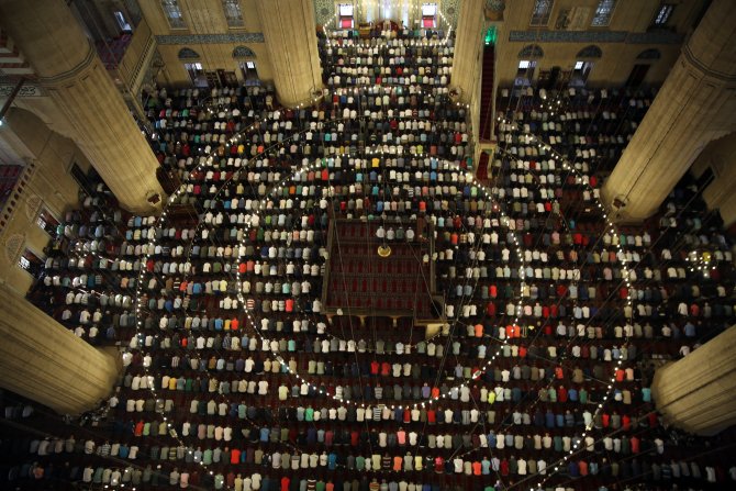 Selimiye Camisi'nde bayram namazı