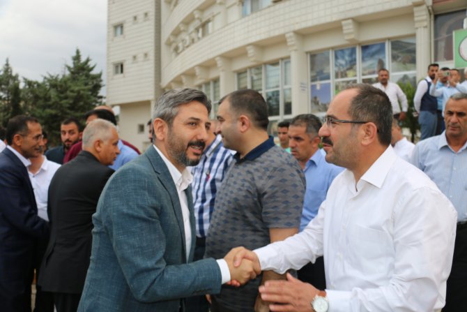 "Siyasetin olduğu yerde şiddet olmaz"