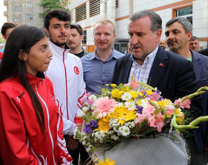 "Amatöre destek artarak devam ediyor"