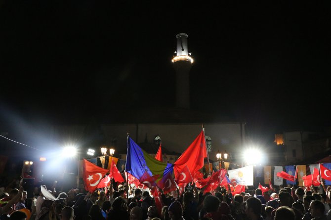 Erdoğan'ın seçim başarısı kutlanıyor