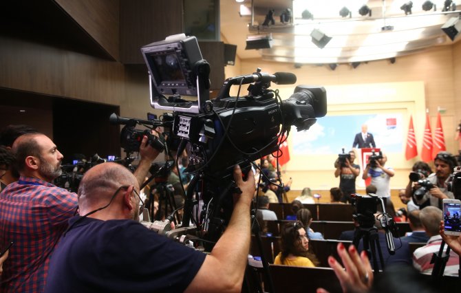 "Seçim sonuçlarını kabul ediyorum"