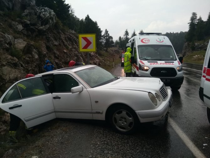 Seydişehir'de trafik kazası: 2 yaralı
